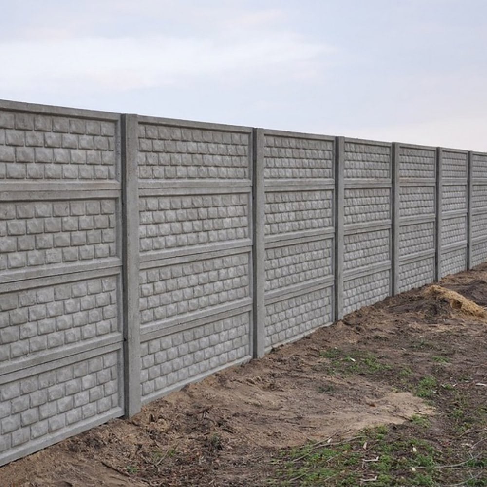 Забор из бетонных панелей. Секционный бетонный забор кумык. Еврозабор бетонный 2000 500. Бетонный забор монолит. Бетонный забор секционный 2000х500.