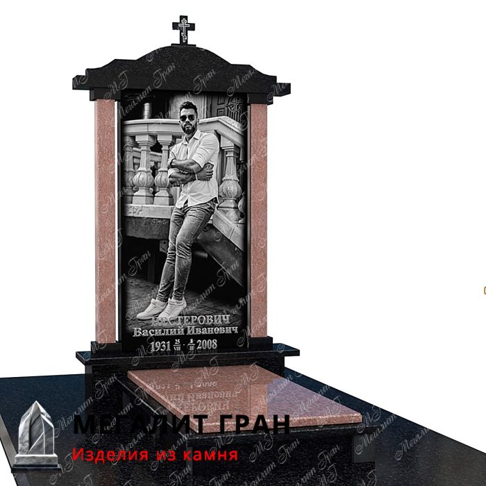 памятник в бобруйске с колоннами